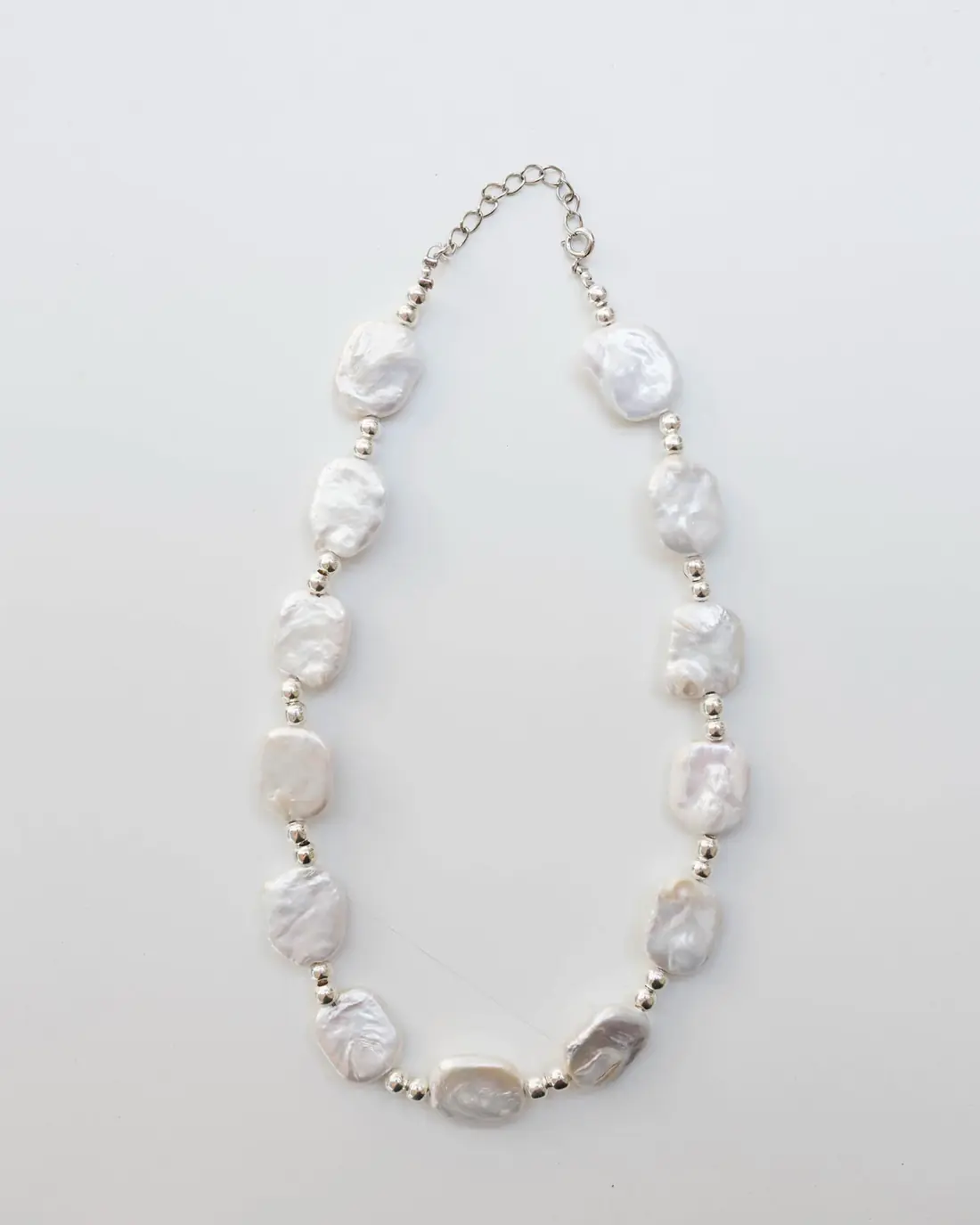 Collar Marfil de perlas irregulares con chaquira dorada